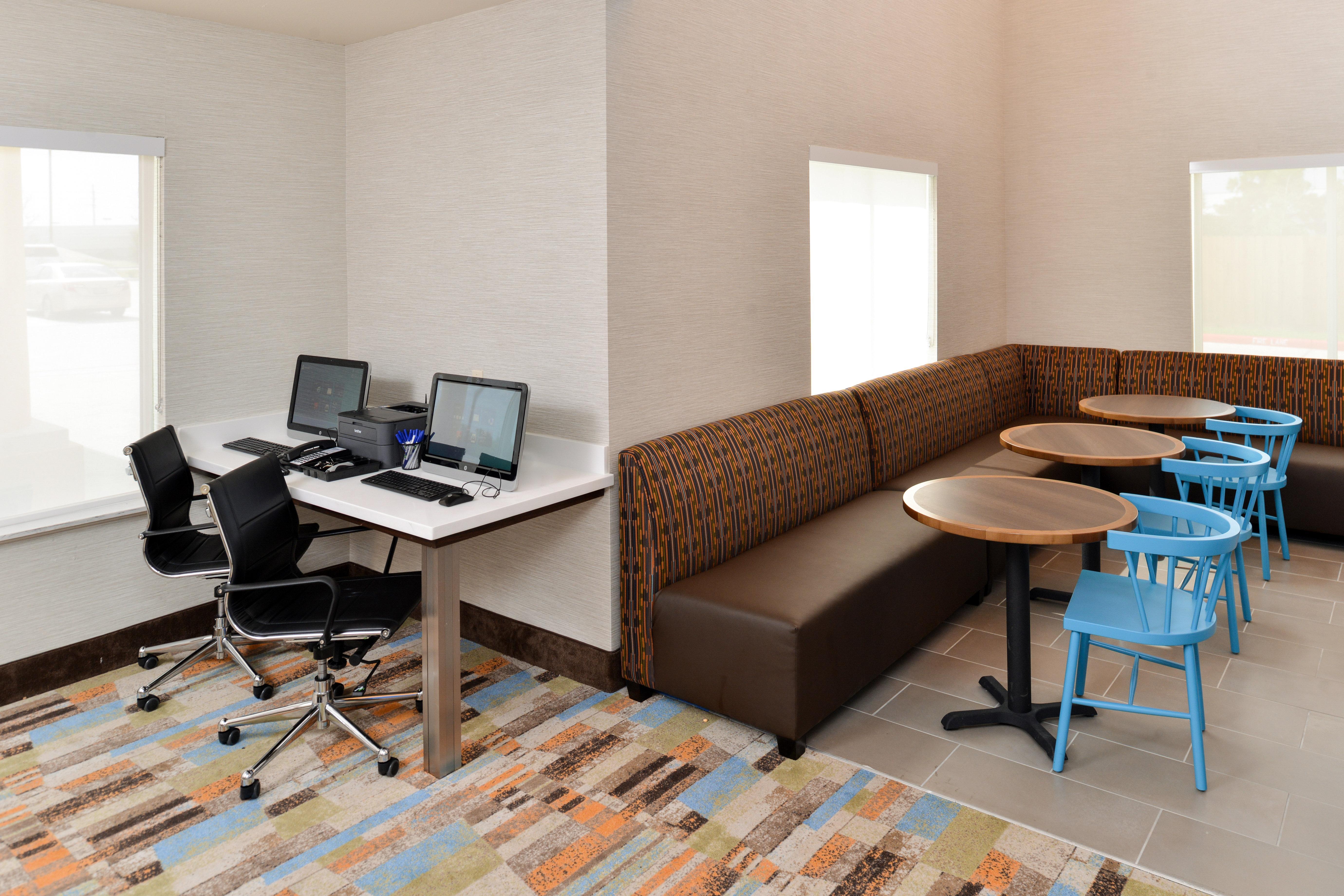 Holiday Inn Express Tomball By Ihg Bagian luar foto