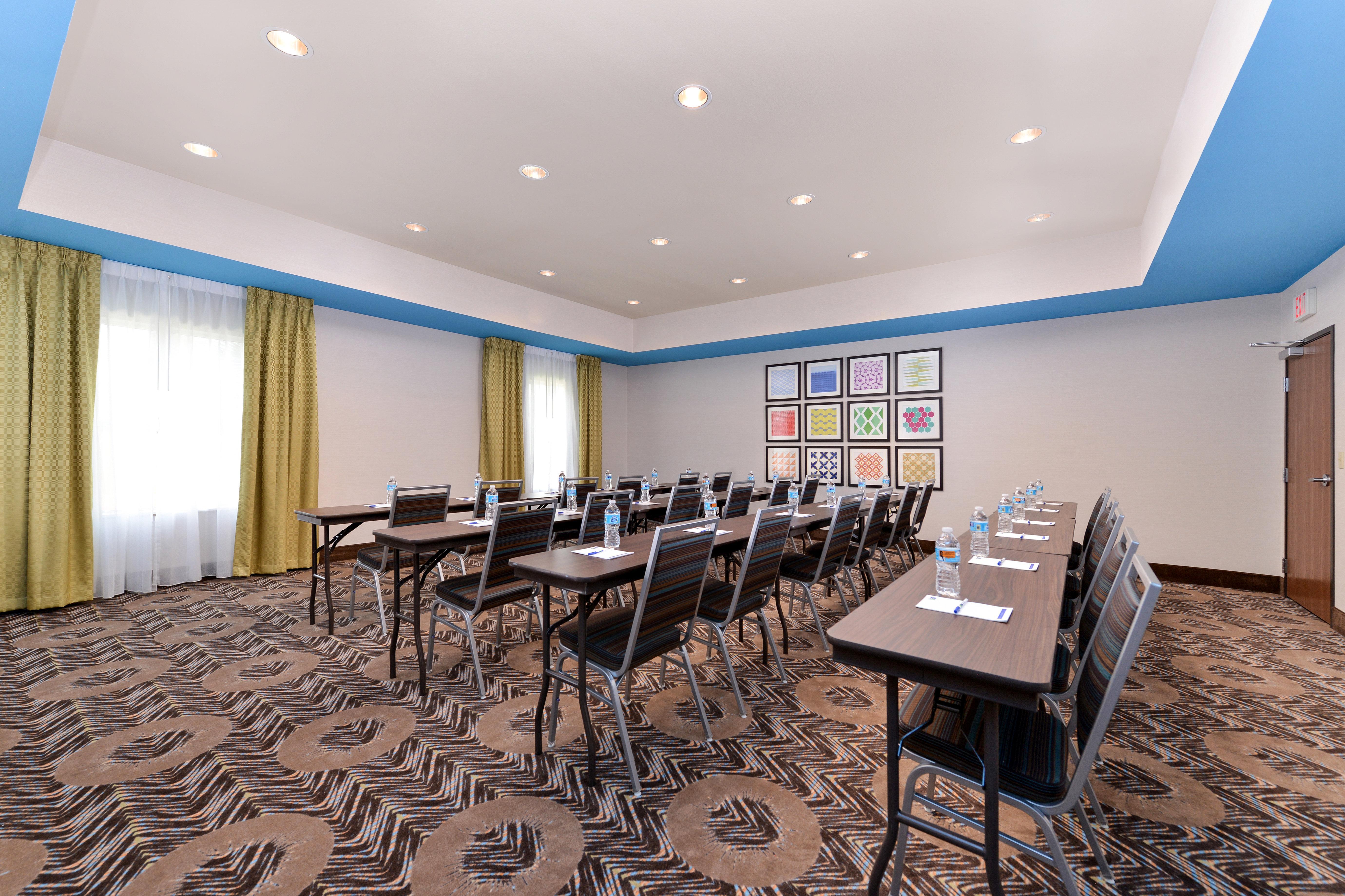 Holiday Inn Express Tomball By Ihg Bagian luar foto