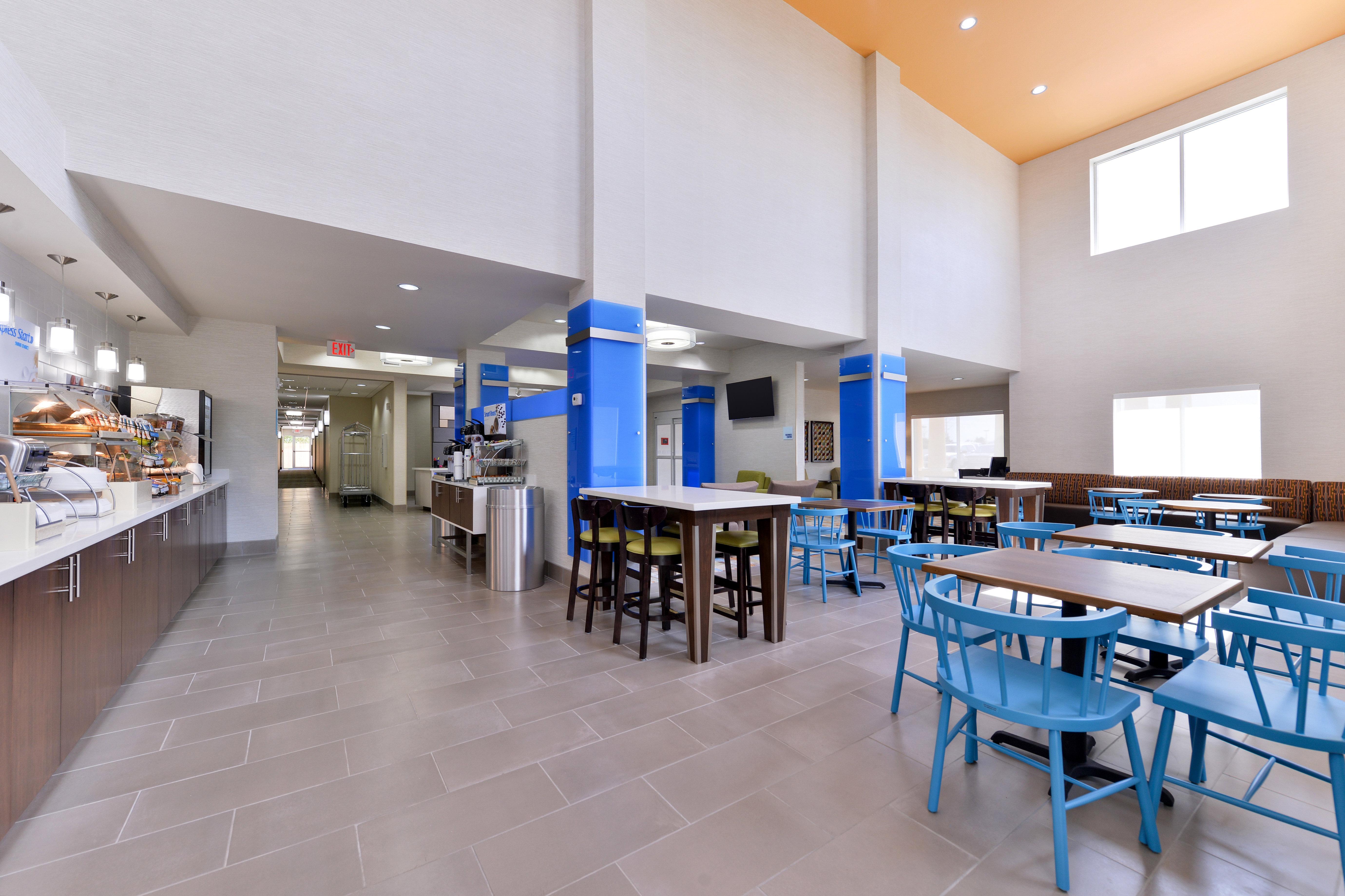 Holiday Inn Express Tomball By Ihg Bagian luar foto