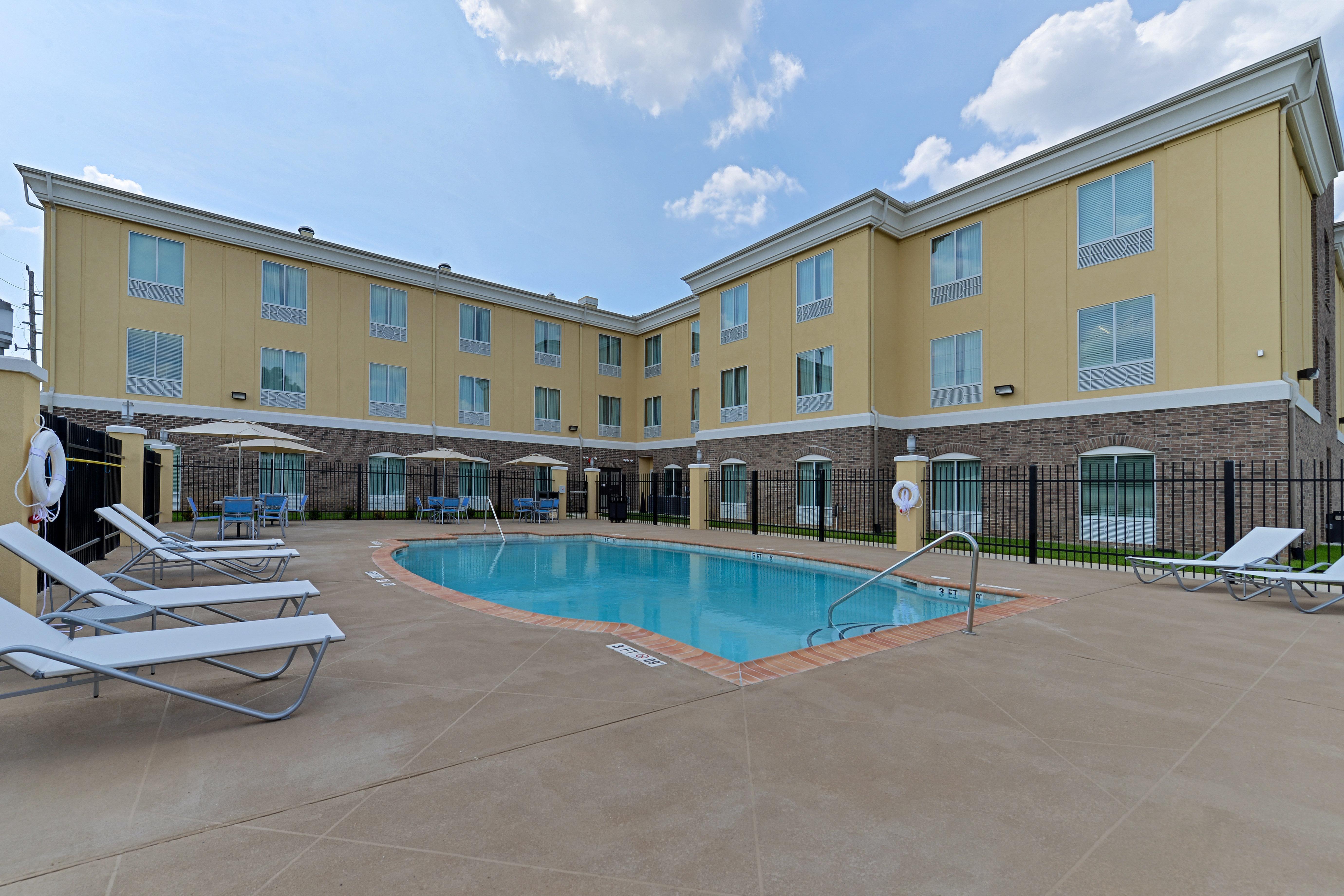 Holiday Inn Express Tomball By Ihg Bagian luar foto