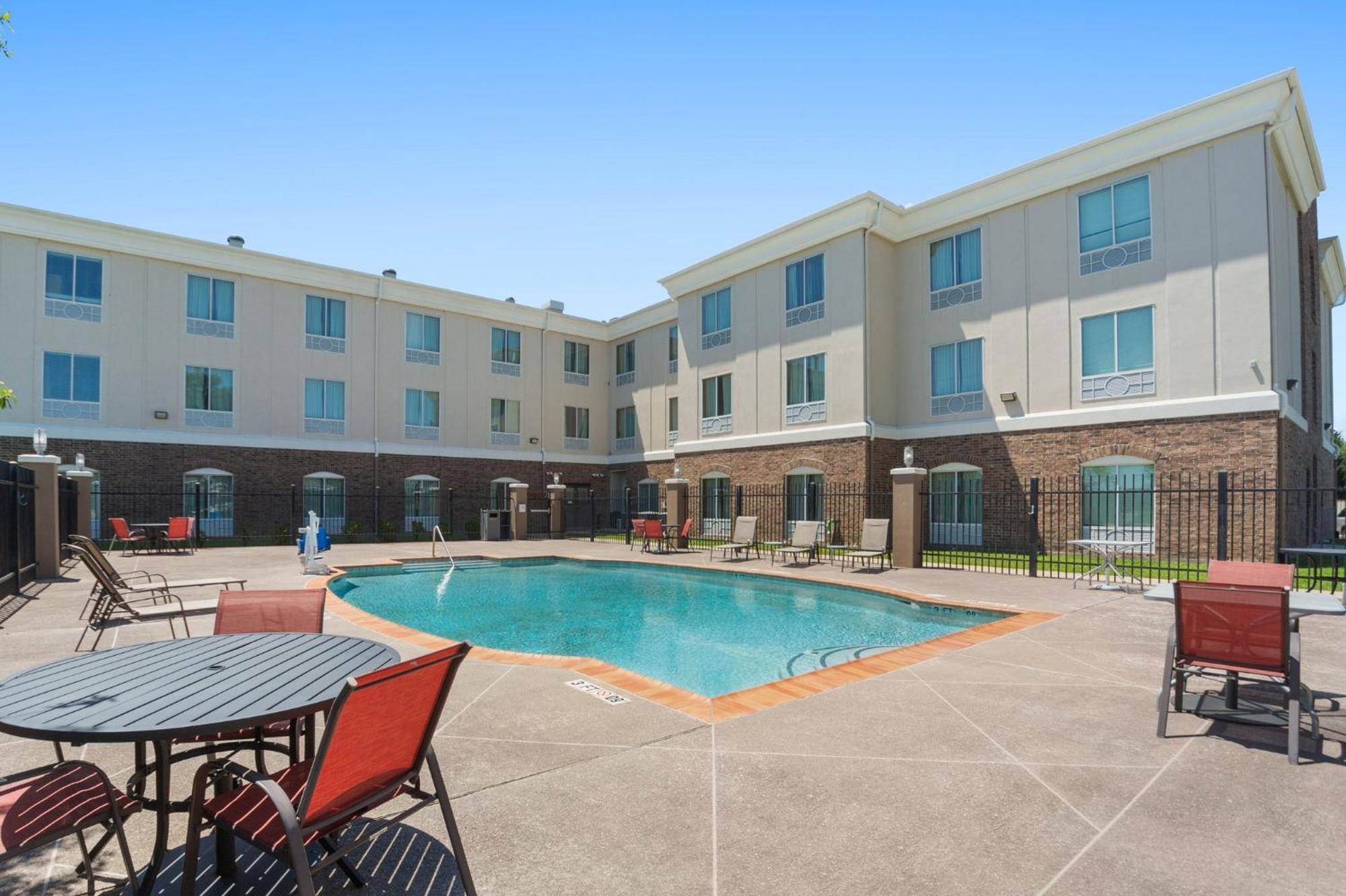 Holiday Inn Express Tomball By Ihg Bagian luar foto