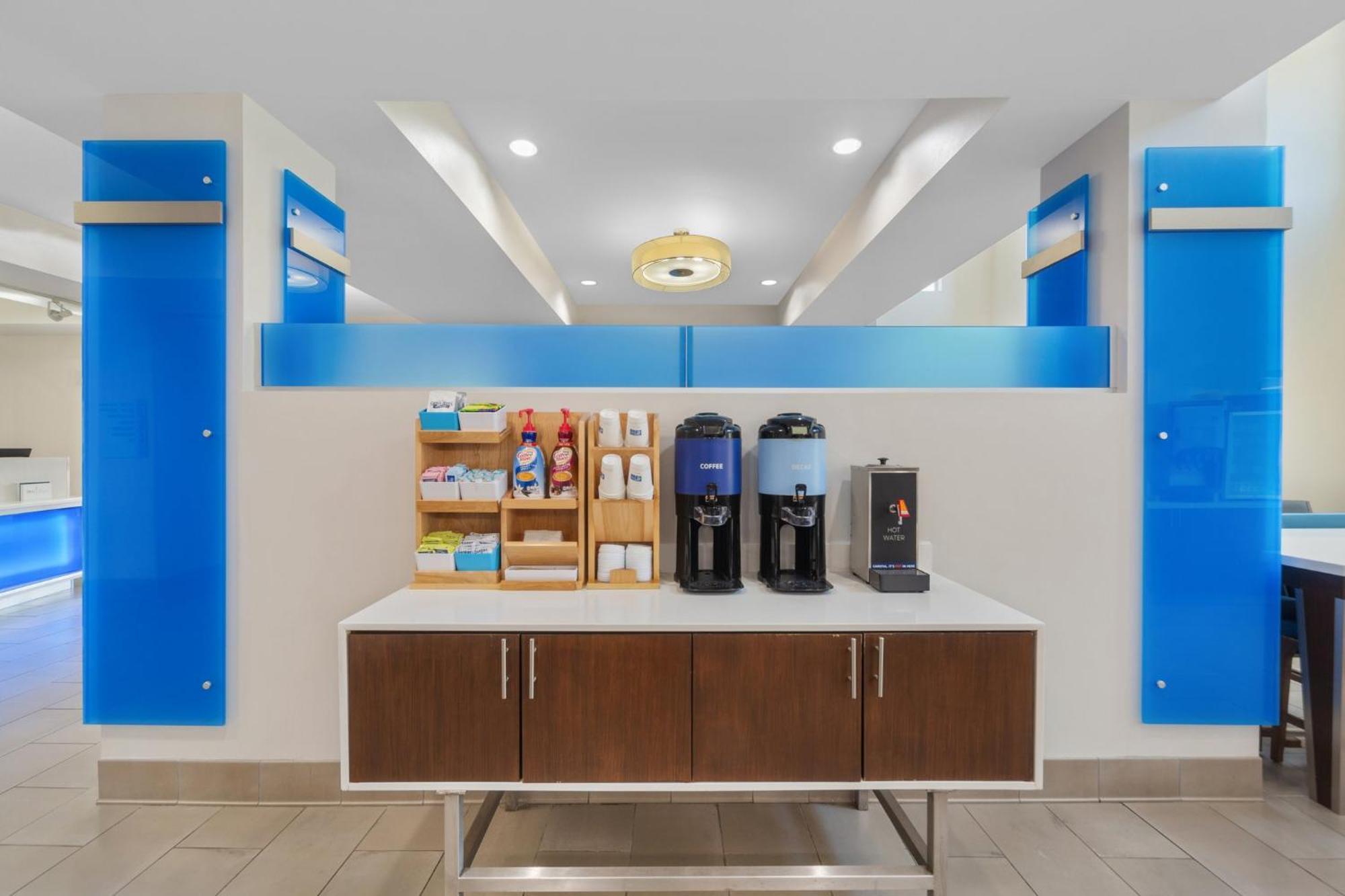Holiday Inn Express Tomball By Ihg Bagian luar foto