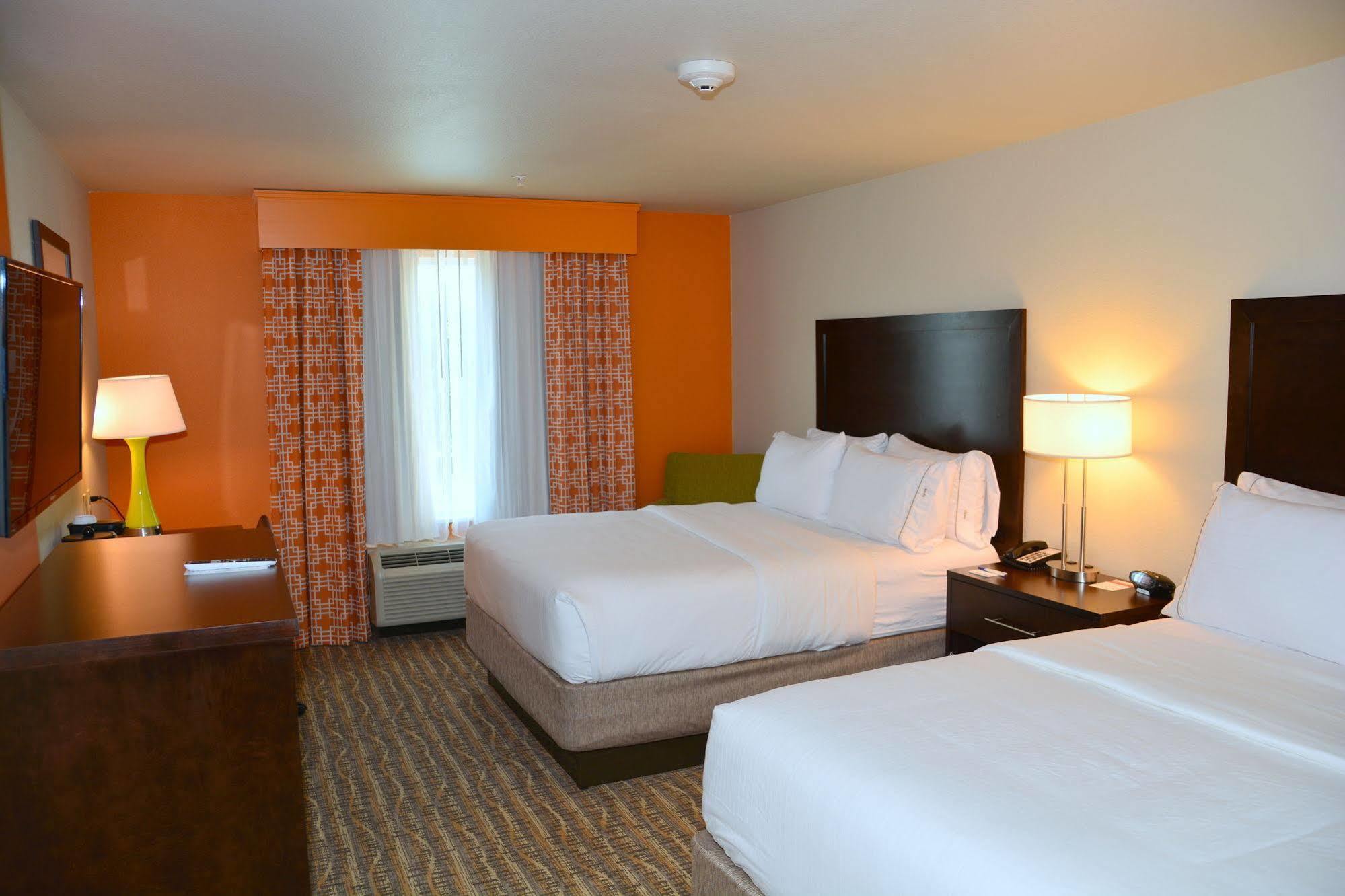 Holiday Inn Express Tomball By Ihg Bagian luar foto