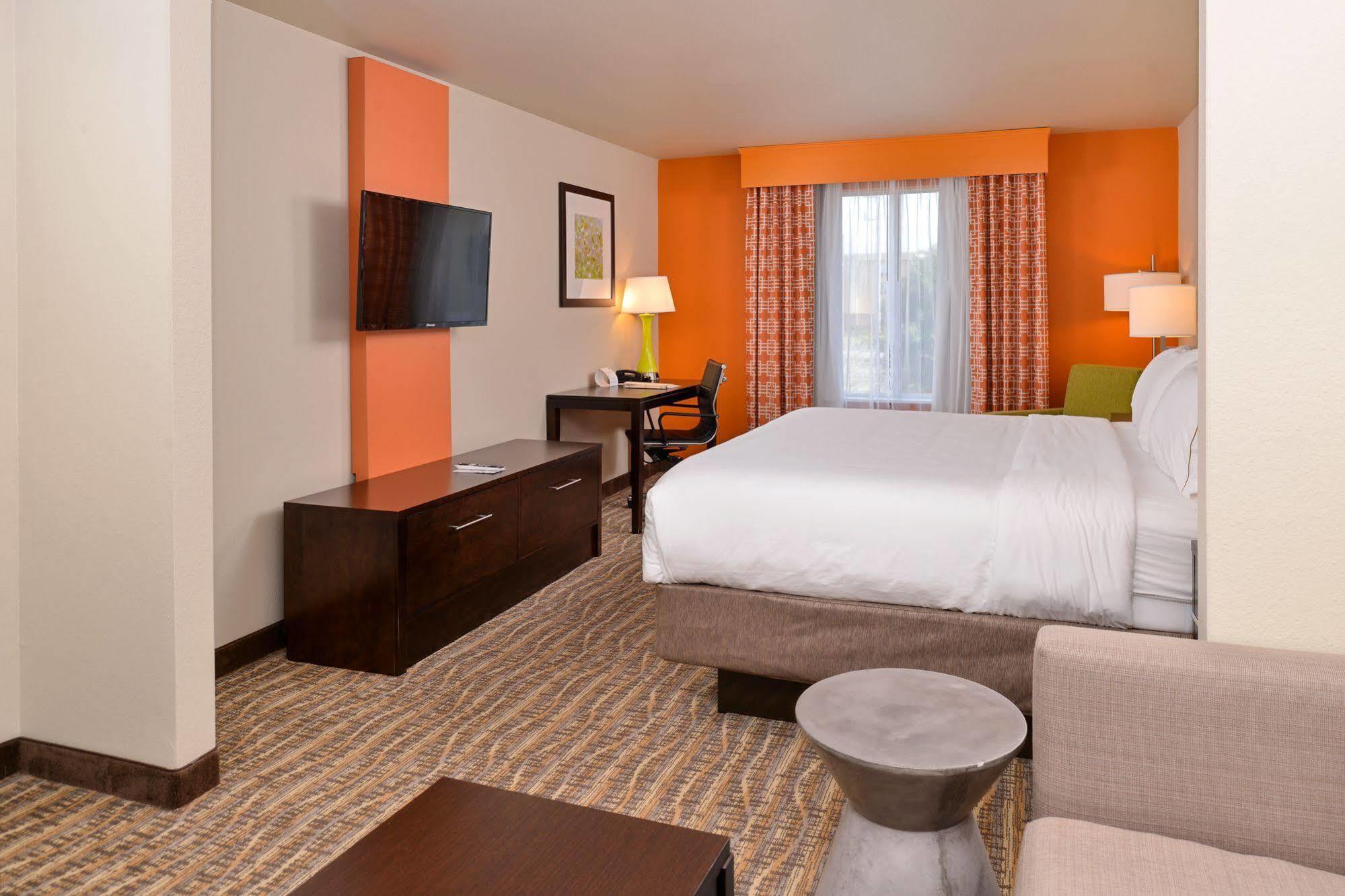 Holiday Inn Express Tomball By Ihg Bagian luar foto